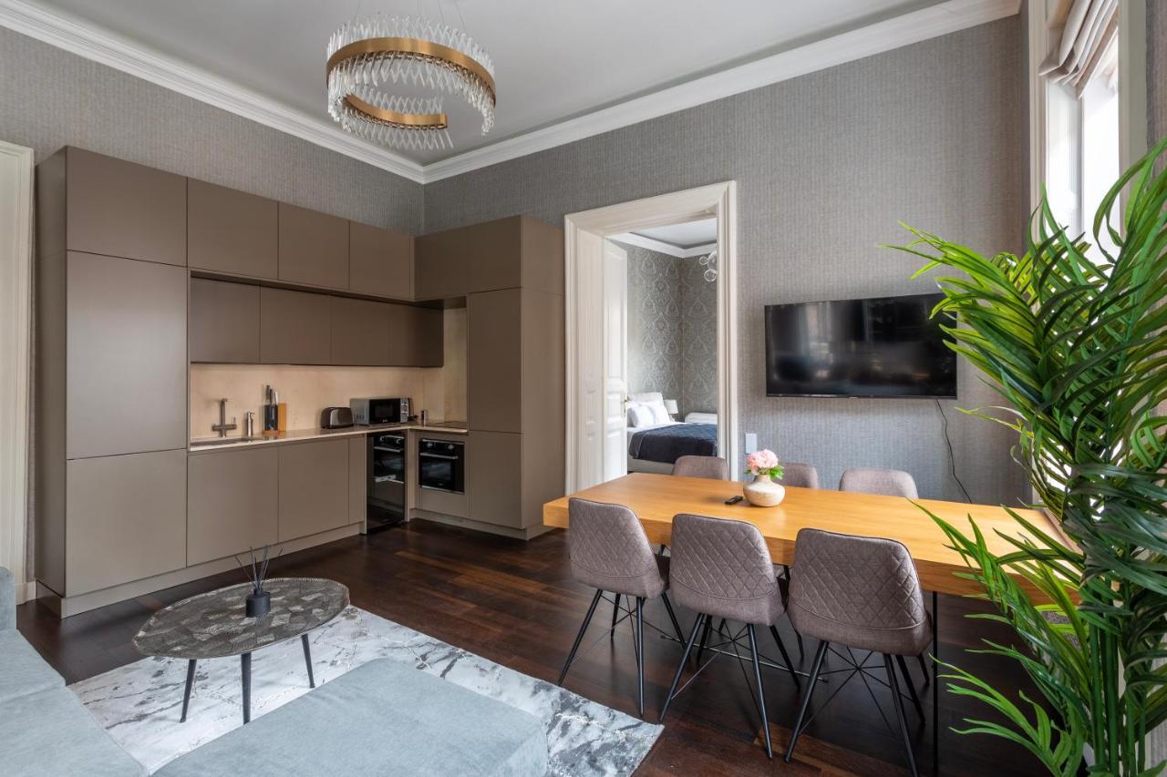 Luxury Apartment With Balcony Next To The New York Cafe Budapest Exterior foto